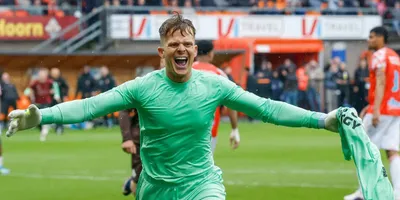 Koeman junior secures Telstar contract extension