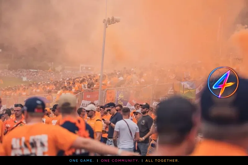Dutch fans turn US streets into orange carnival ahead of World Cup