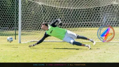 Feyenoord eyes Irish keeper coach Merz as Nieminen’s successor
