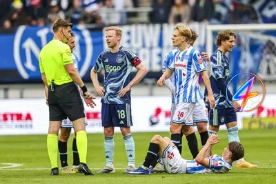Derksen and Van der Gijp React to Rain‑Soaked Heerenveen‑Ajax Finish