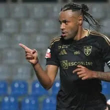 Cassiano returns for playoff after serving ban with Pacheco backing